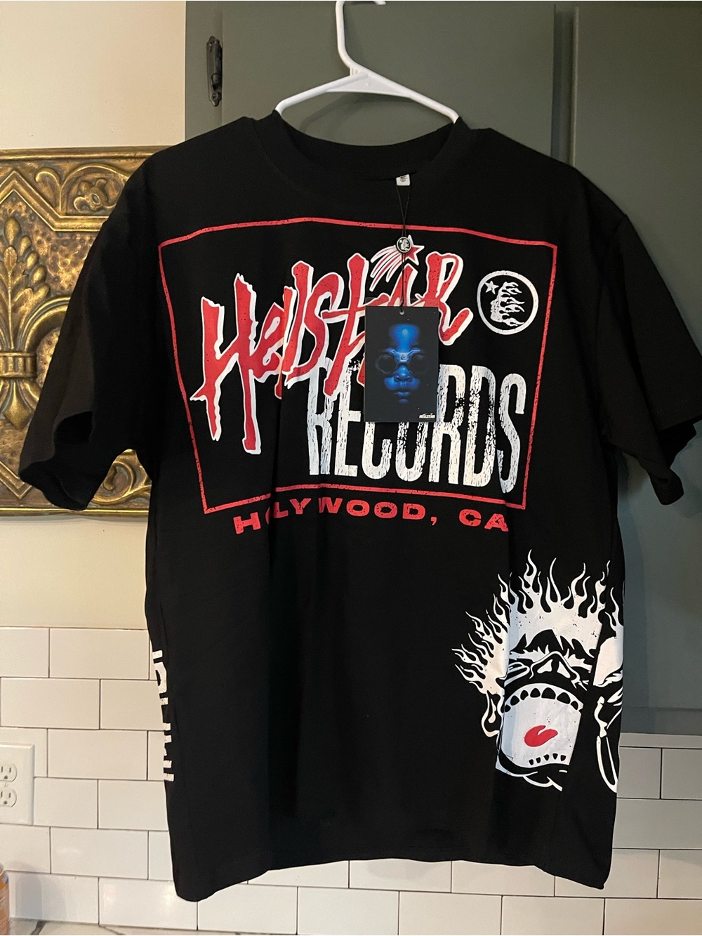 Men’s Graphic Design Tee Size S.